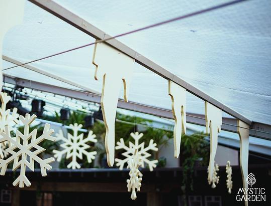 Ice decor pieces